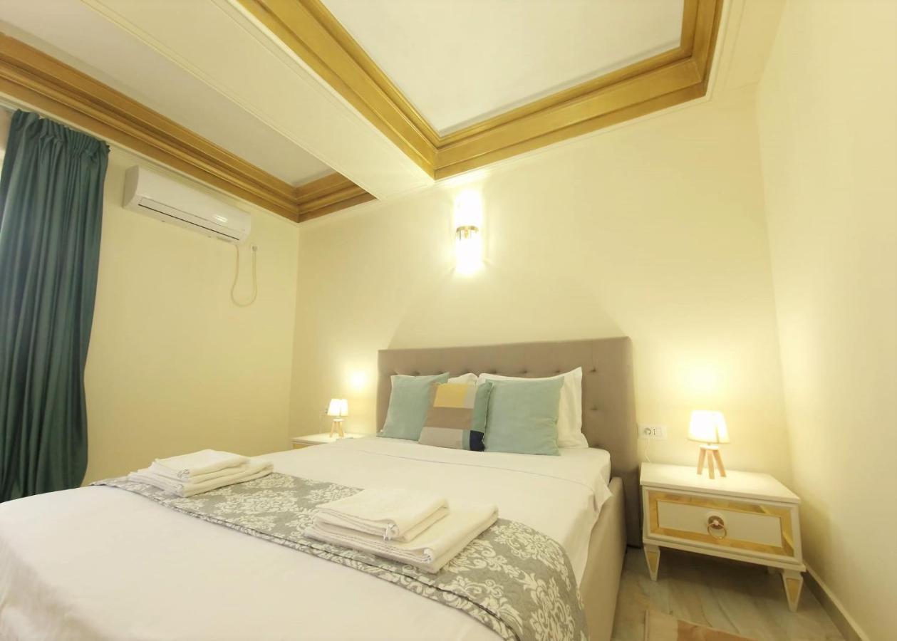 Laroka House Luxury Apartment City Center Universitate ブカレスト エクステリア 写真