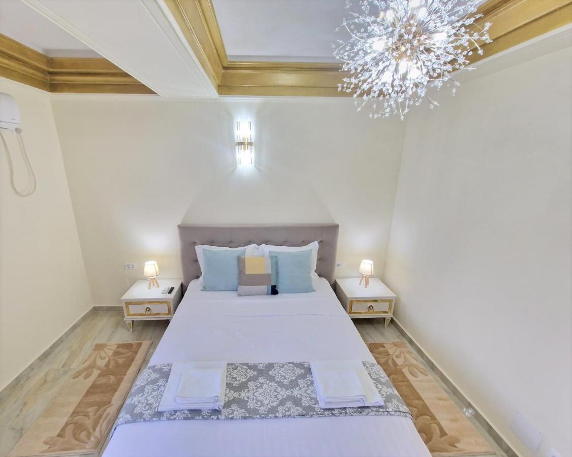 Laroka House Luxury Apartment City Center Universitate ブカレスト エクステリア 写真